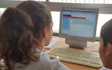 Los trabajadores del MNCN responden a estudiantes de toda España gracias a Somos científicos Los trabajadores del MNCN responden a estudiantes de toda España gracias a Somos científicos