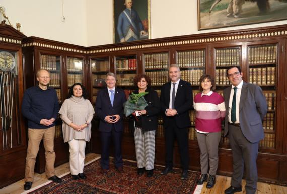 Entrega del esqueje de la higuera del poeta alicantino en el Museo Nacional de Ciancias Naturales (CSIC) /José María Cazcarra